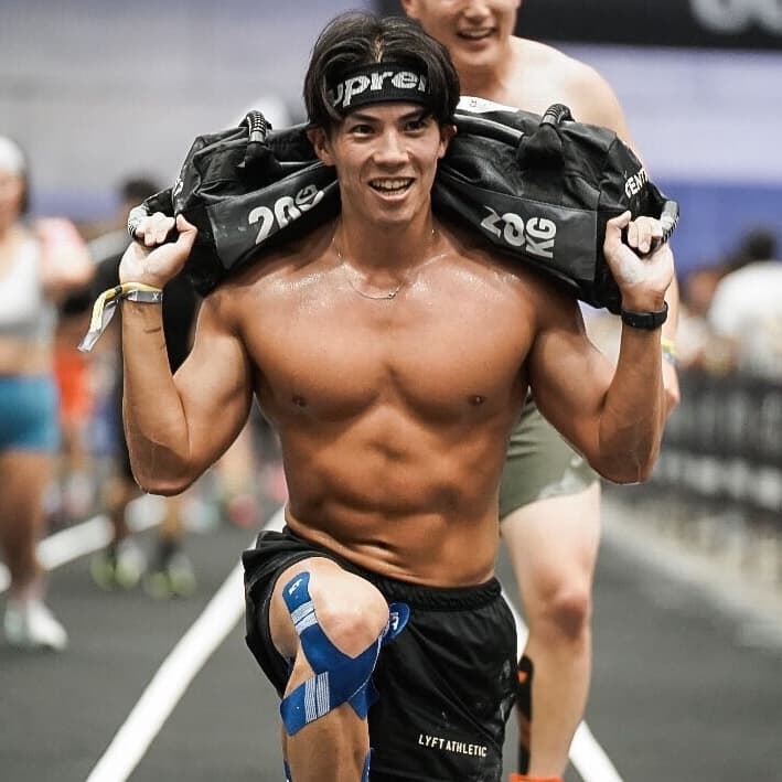 山根 飛来